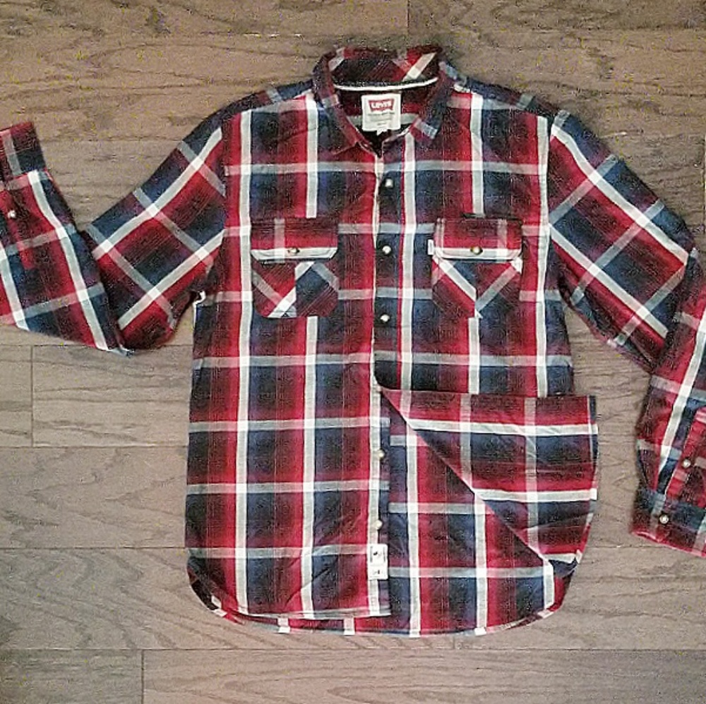 Levi's Plaid Button Down Shirt